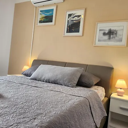 Oleander 2 In Apartamento Pakoštane