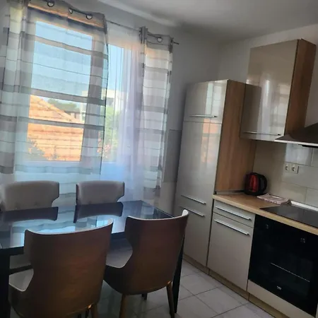 Apartment Oleander 2 In Pakostane