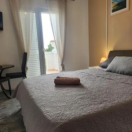 Appartement Oleander 2 In Pakoštane