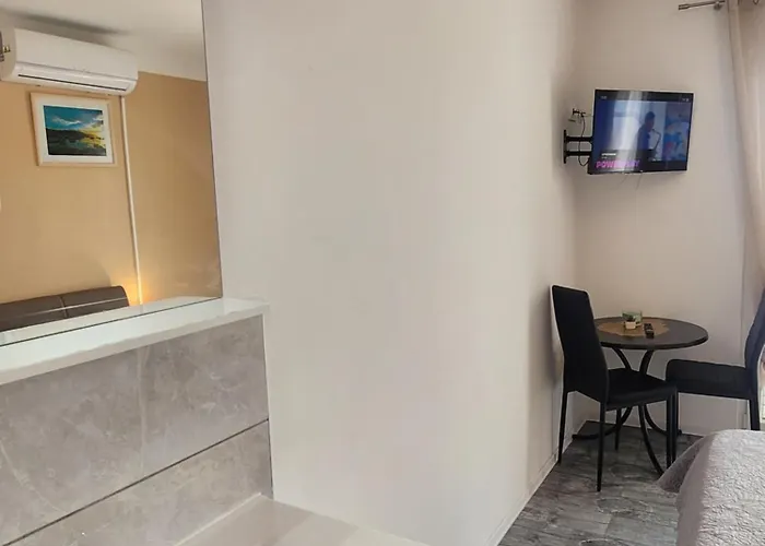 Oleander 2 In * Pakoštane